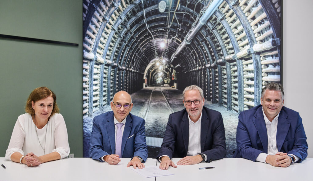 AKDB und Prosoz besiegeln Zusammenschluss im Sozial-, Jugend- und Bauwesen 9 Vertragsunterzeichnung